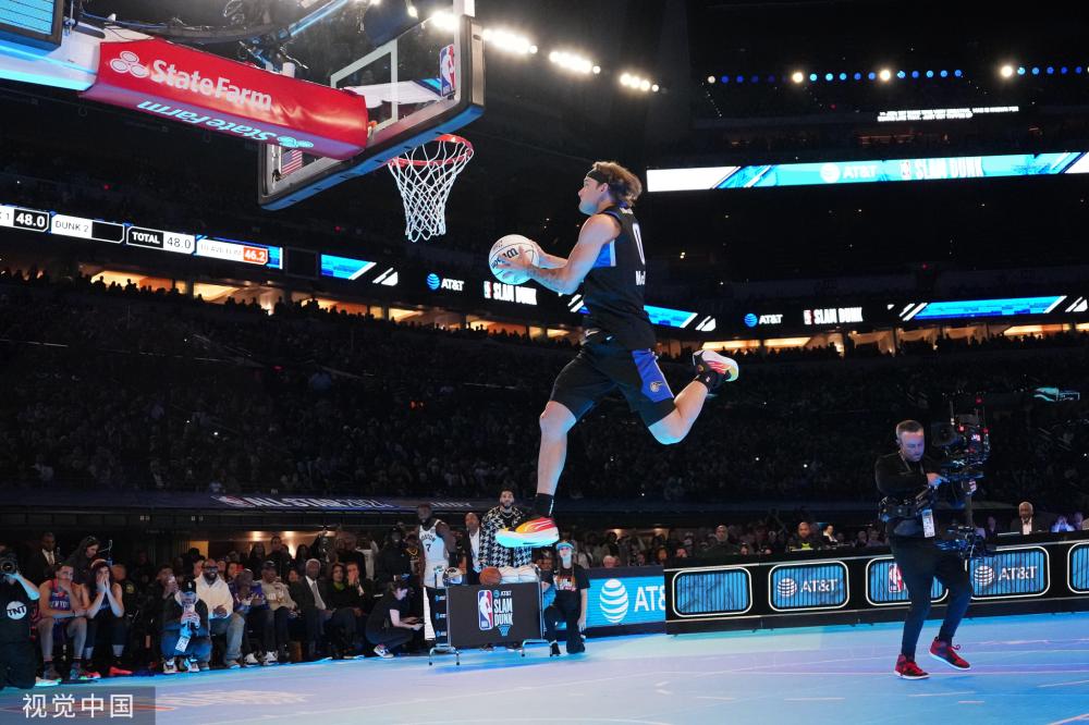 返赛场的动 返赛场的动