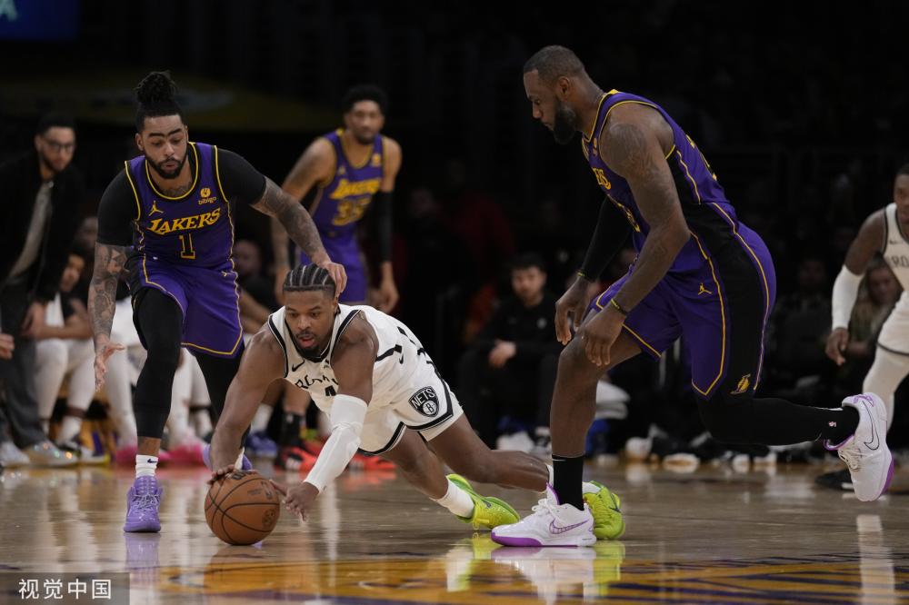 利用出其不 利用出其不